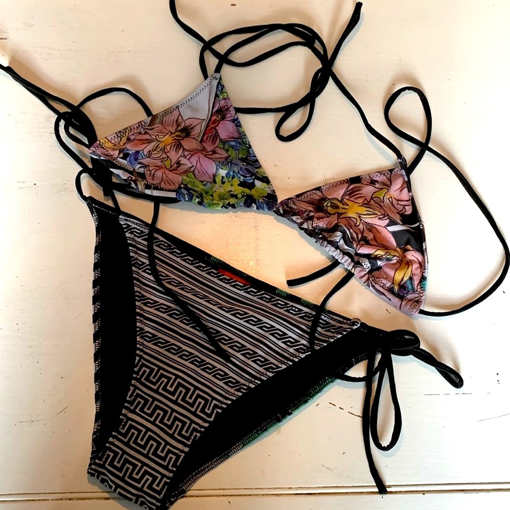 CLOVER CANYON - String Bikini EUC